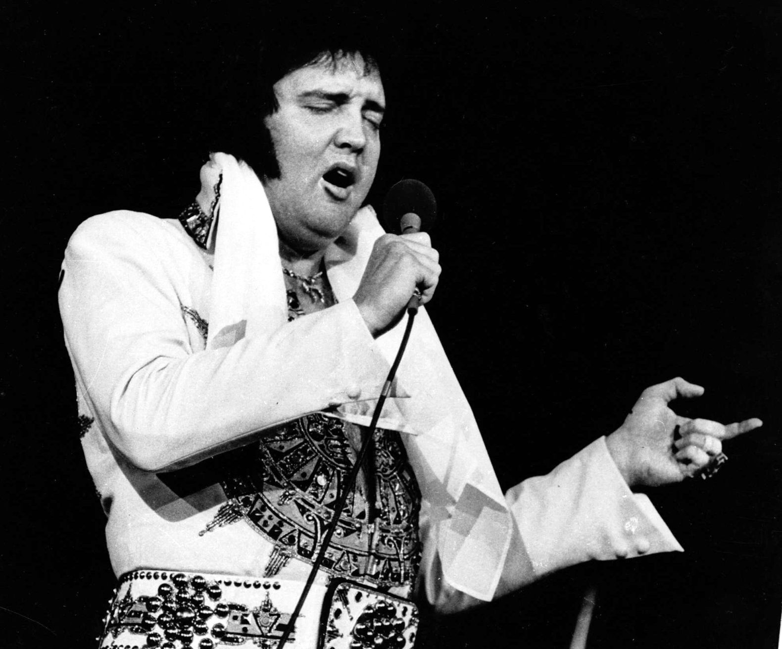 1977: ELVIS PRESLEY